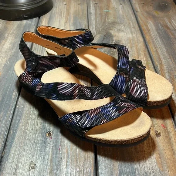 Think! DUMIA STRAP SANDAL. Size 11.5 - Picture 1 of 7